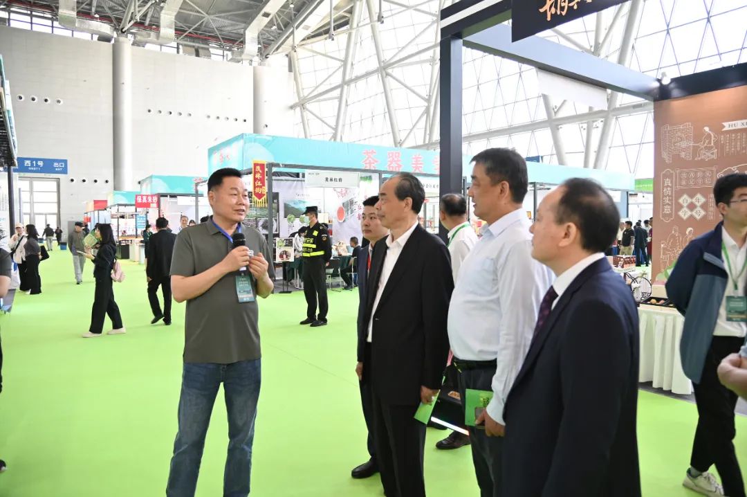 https://www.cn-amd.com/upload/ueditor/1715570417726756.jpg