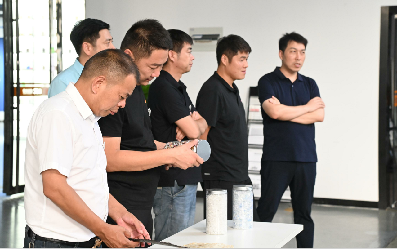 https://www.cn-amd.com/upload/ueditor/1727252581394268.png
